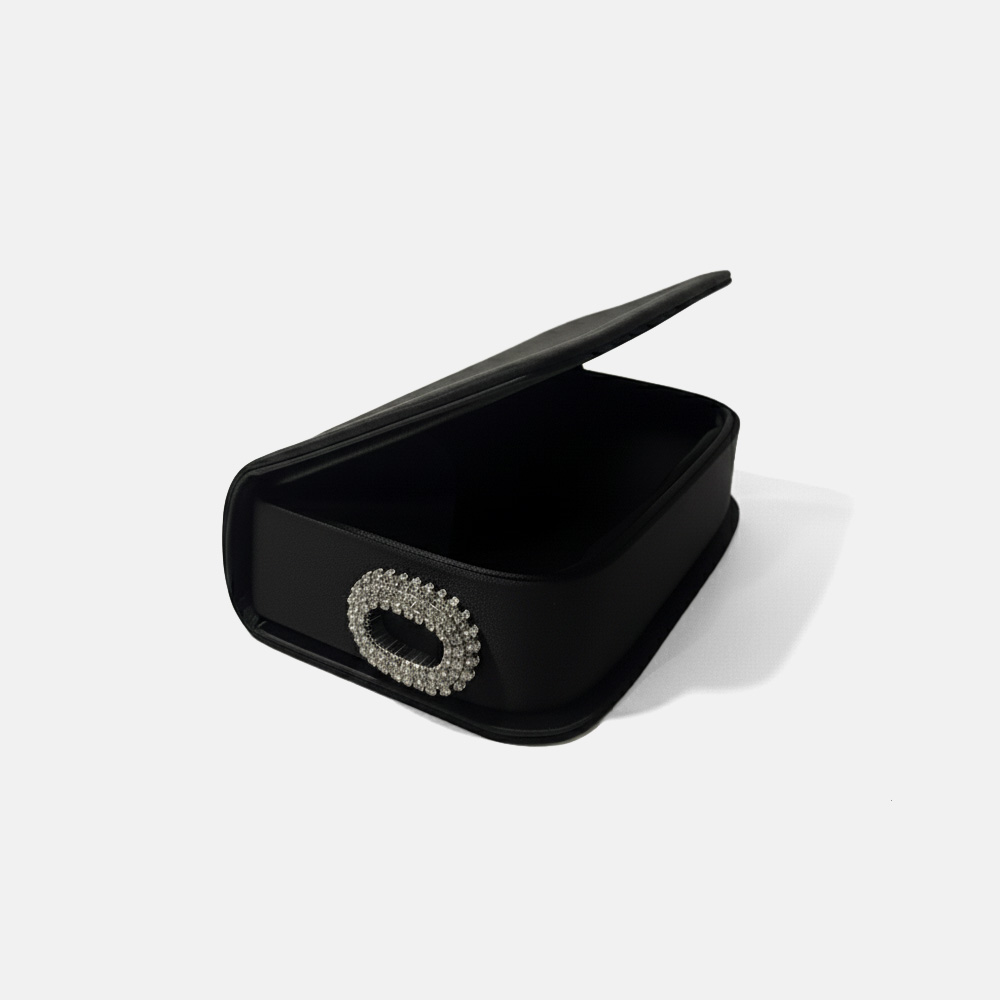 Super Flea Market+Serena Uziyel+Black embellished satin clutch+Toni Garrn3